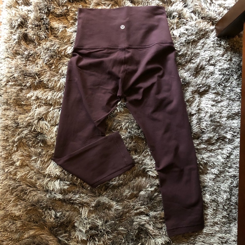 🌟Lulu Wunder Under 3/4 crop hi-rise👖